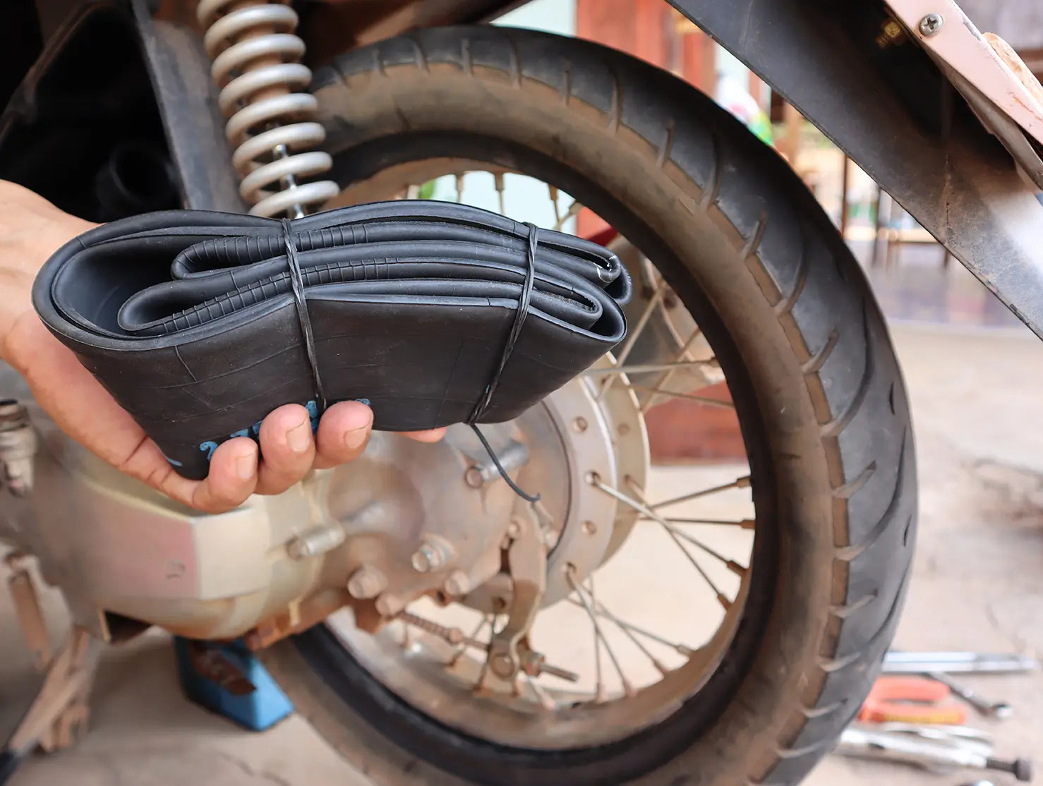 4 Essential Tips for Mastering Motorbike Tubes and Keeping Your